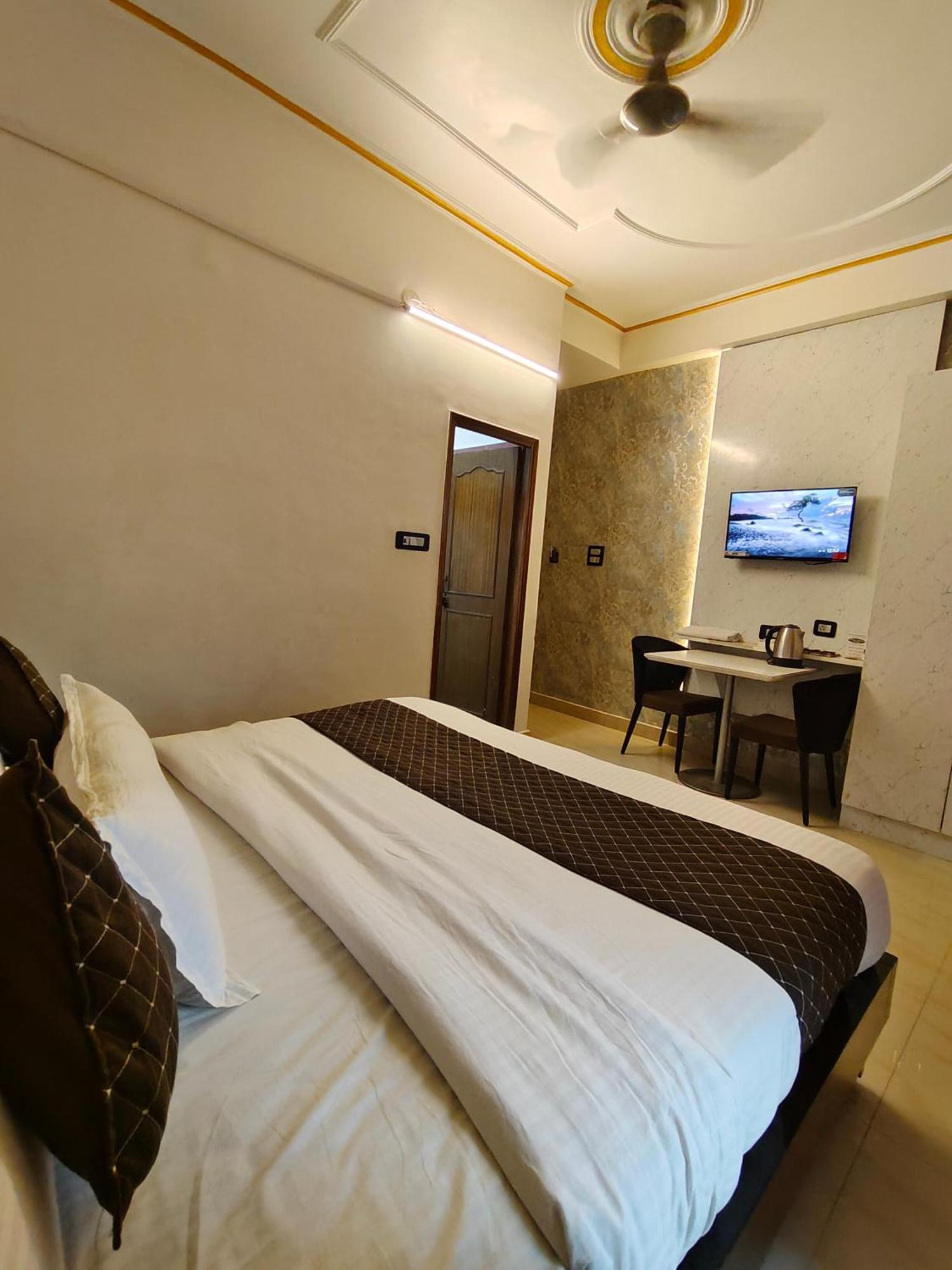 Hotel New Imperial Ghaziabad Exterior photo