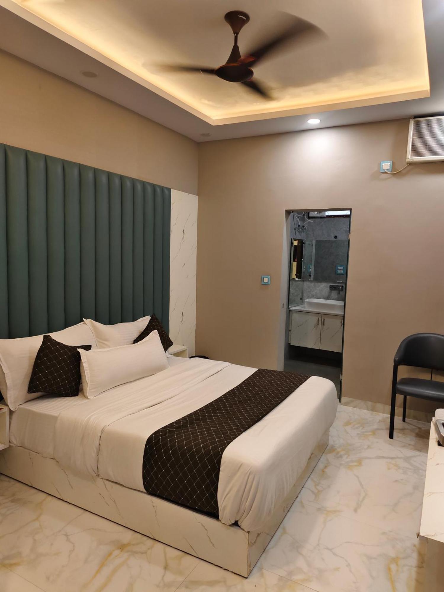 Hotel New Imperial Ghaziabad Exterior photo